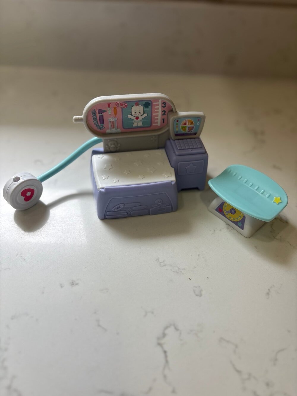 Fisher-Price Little People Healthy Checkups Doctors Office Playset